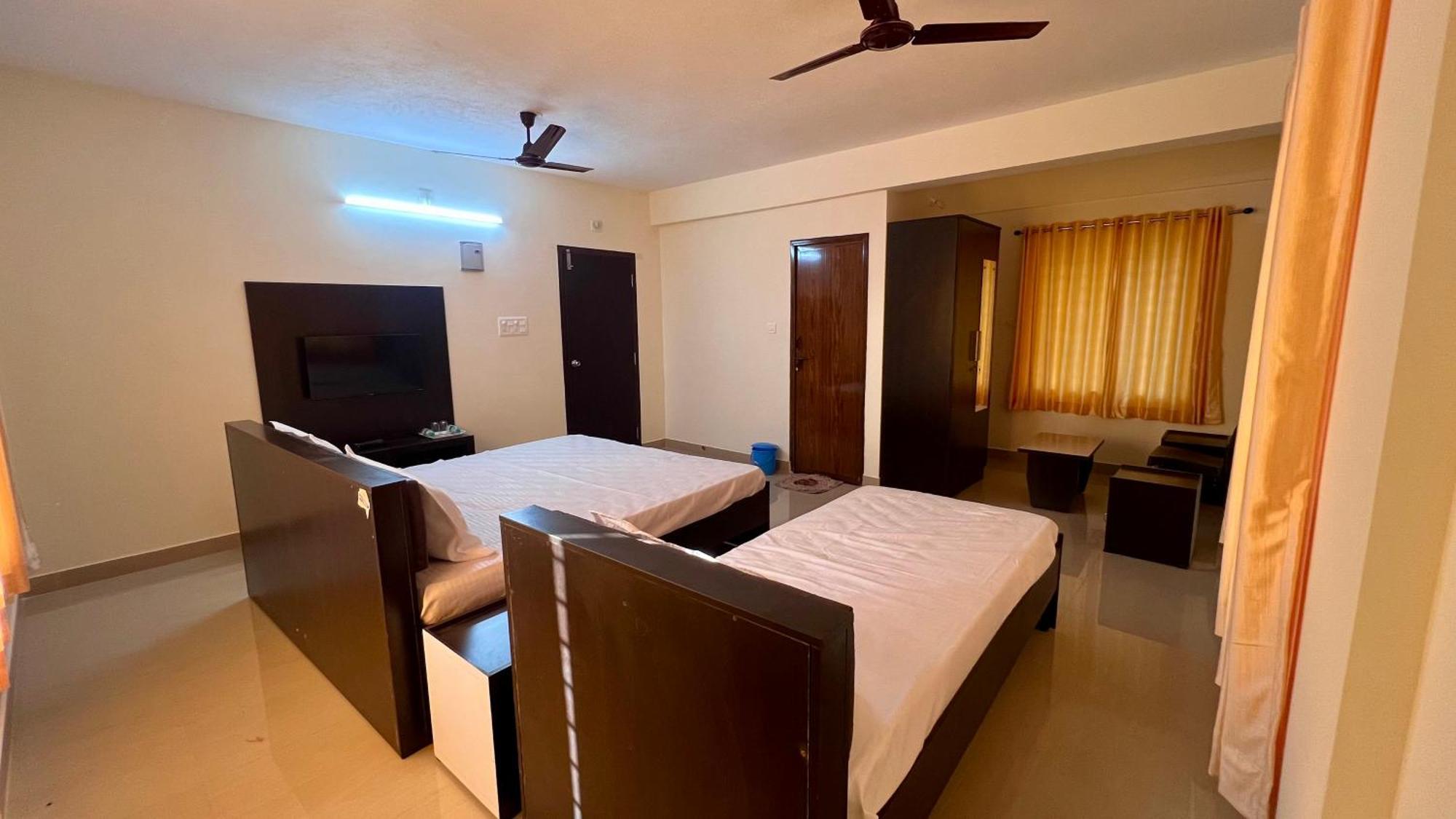 Shree Swarna Comforts Udupi Exterior foto